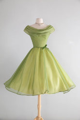 Beauty Homecoming Dress A Line Light Green Crew Neck Pleated Cocktail Dress Short Birthday Party Dress