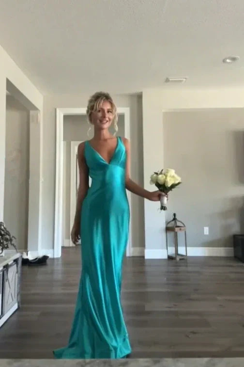 Charming Mermaid V Neck Green Long Prom Dress with Open Back