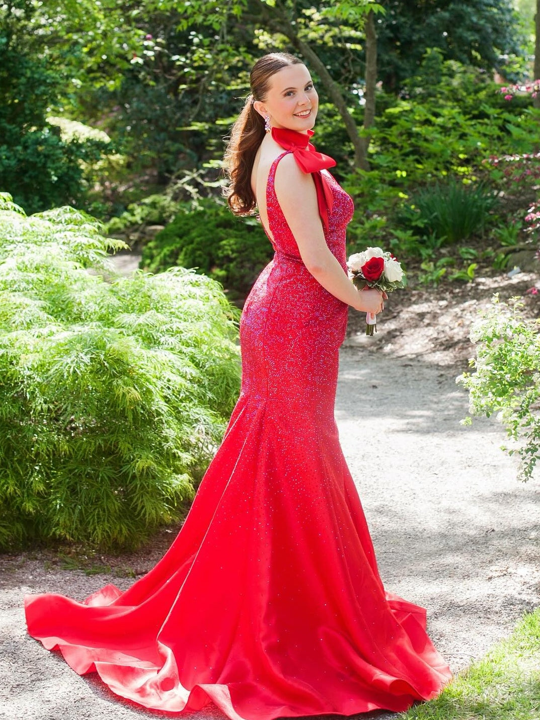 Charming Mermaid V-Neck Yellow Long Beaded Prom Dress with Bowknot