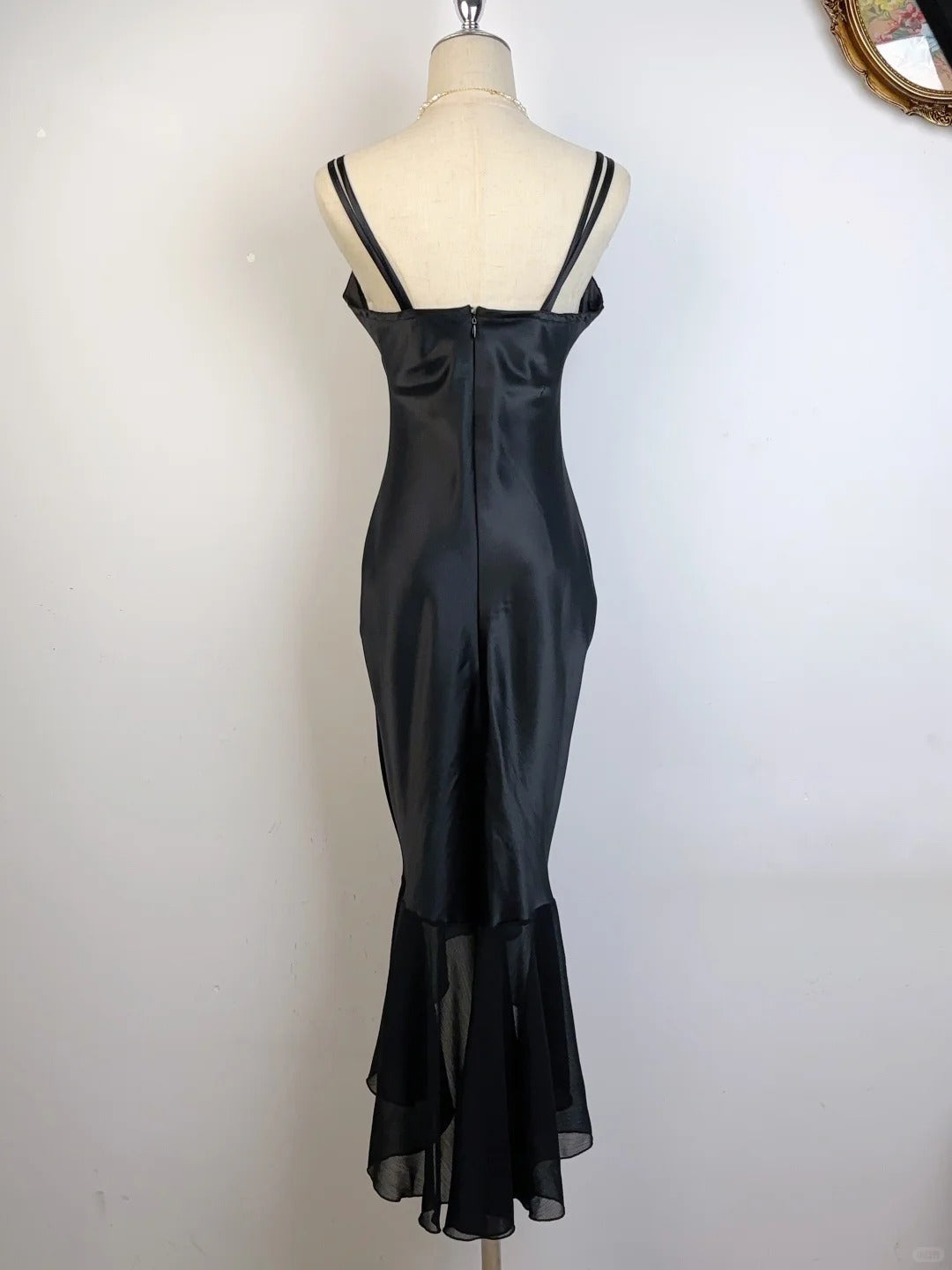 Elegant Black Strapless Satin Mermaid Homecoming Dress