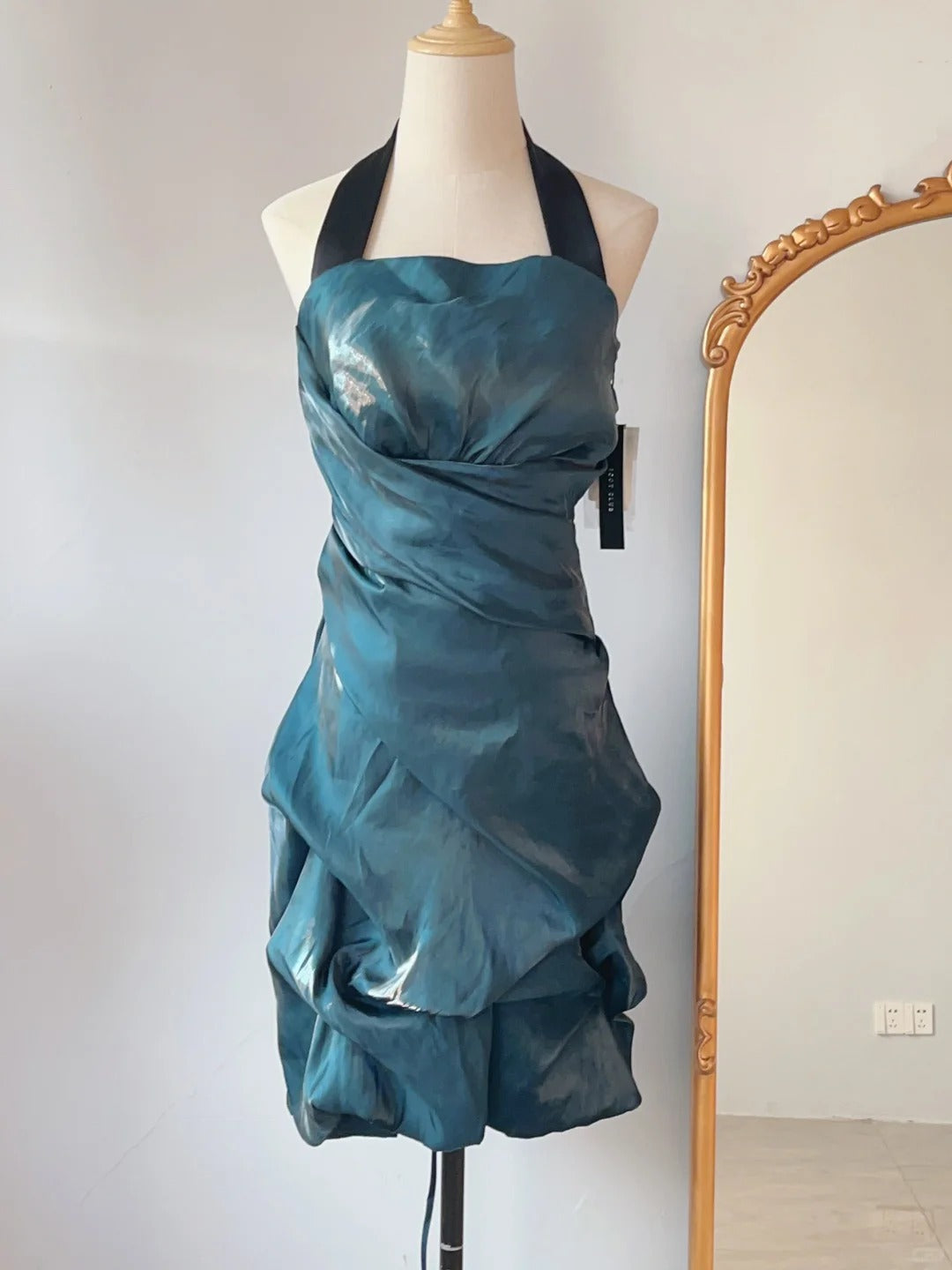 Elegant Halterneck Floral Skirt Homecoming Dress