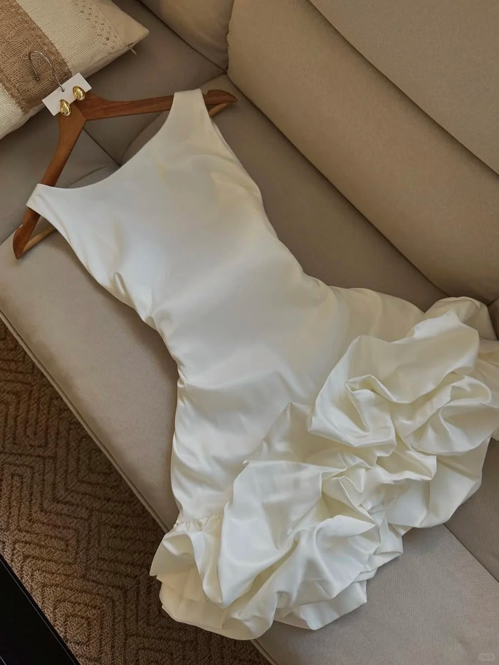 Cute White Sleeveless Satin Floral Skirt Homecoming Dress