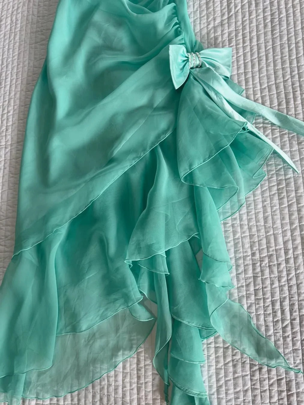 Beautiful Green Spaghetti Strap Chiffon Bow Irregular Homecoming Dress