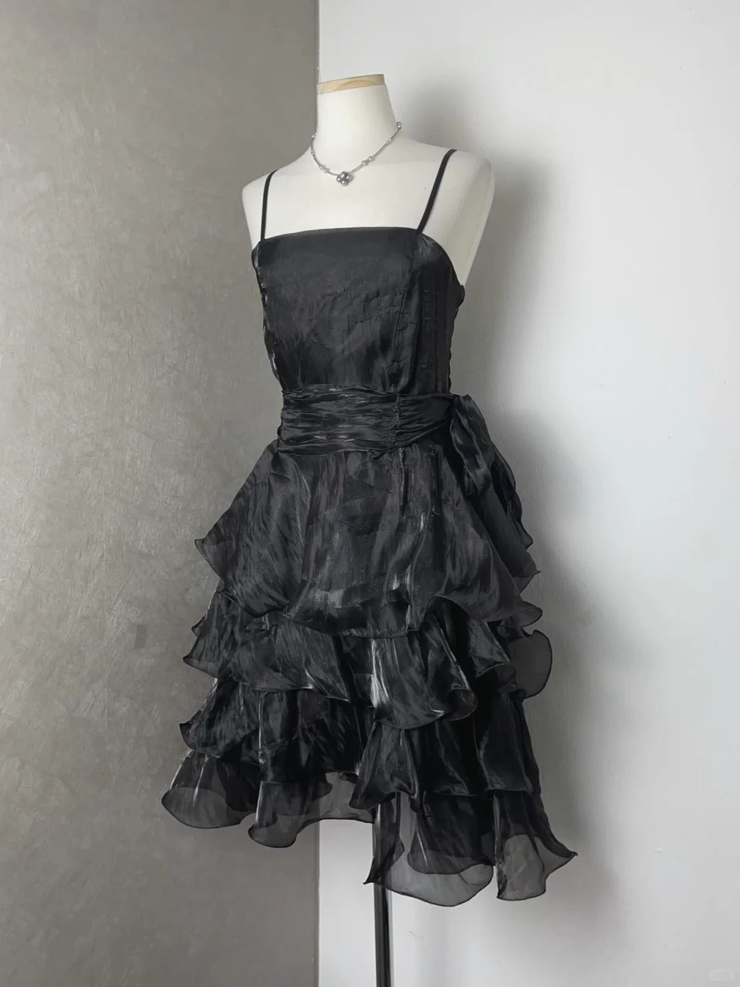 Chic Black Laser Spaghetti Strap Cake Skirt Homecoming Dress
