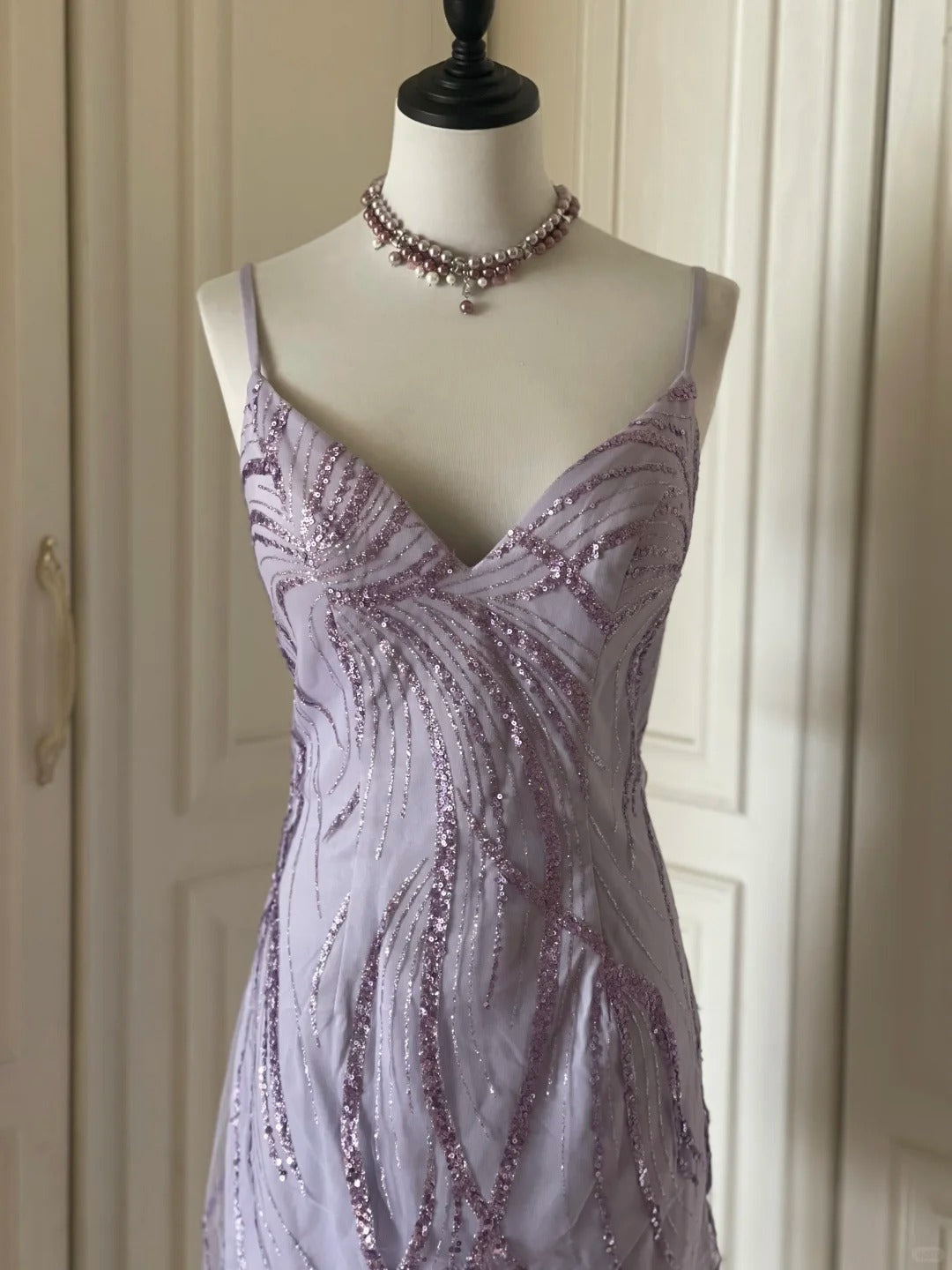 Elegant V-neck Purple Sequin Spaghetti Strap Mini Homecoming Dress