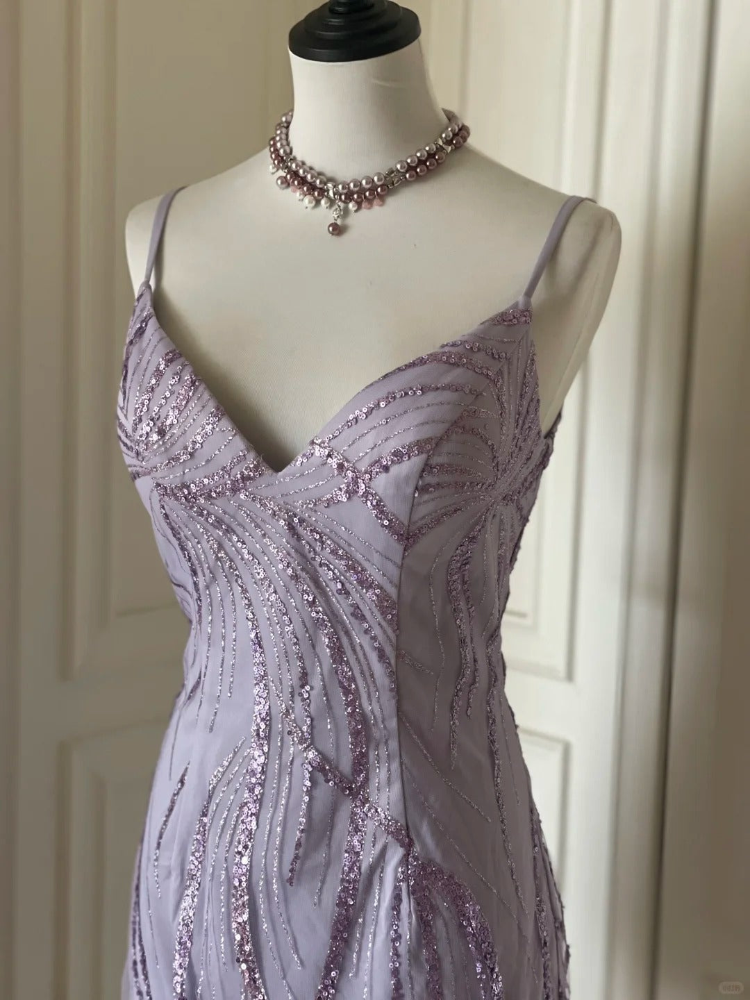 Elegant V-neck Purple Sequin Spaghetti Strap Mini Homecoming Dress