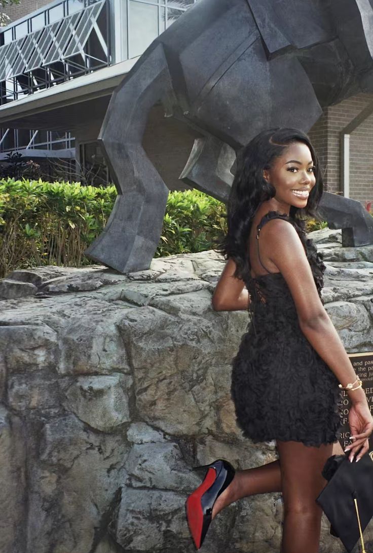 Elegant Black Square Neck Straps Floral 17th Birthday Homecoming Dress