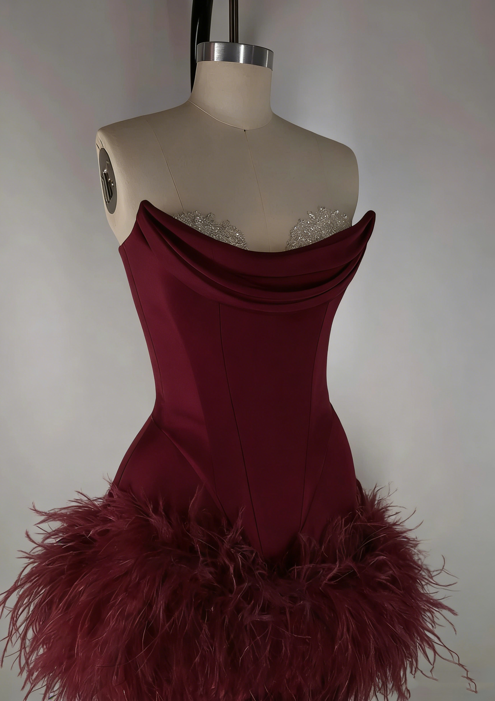 Elegant Satin Tube Top Feather Edge Bodycon 19th Birthday Homecoming Dress