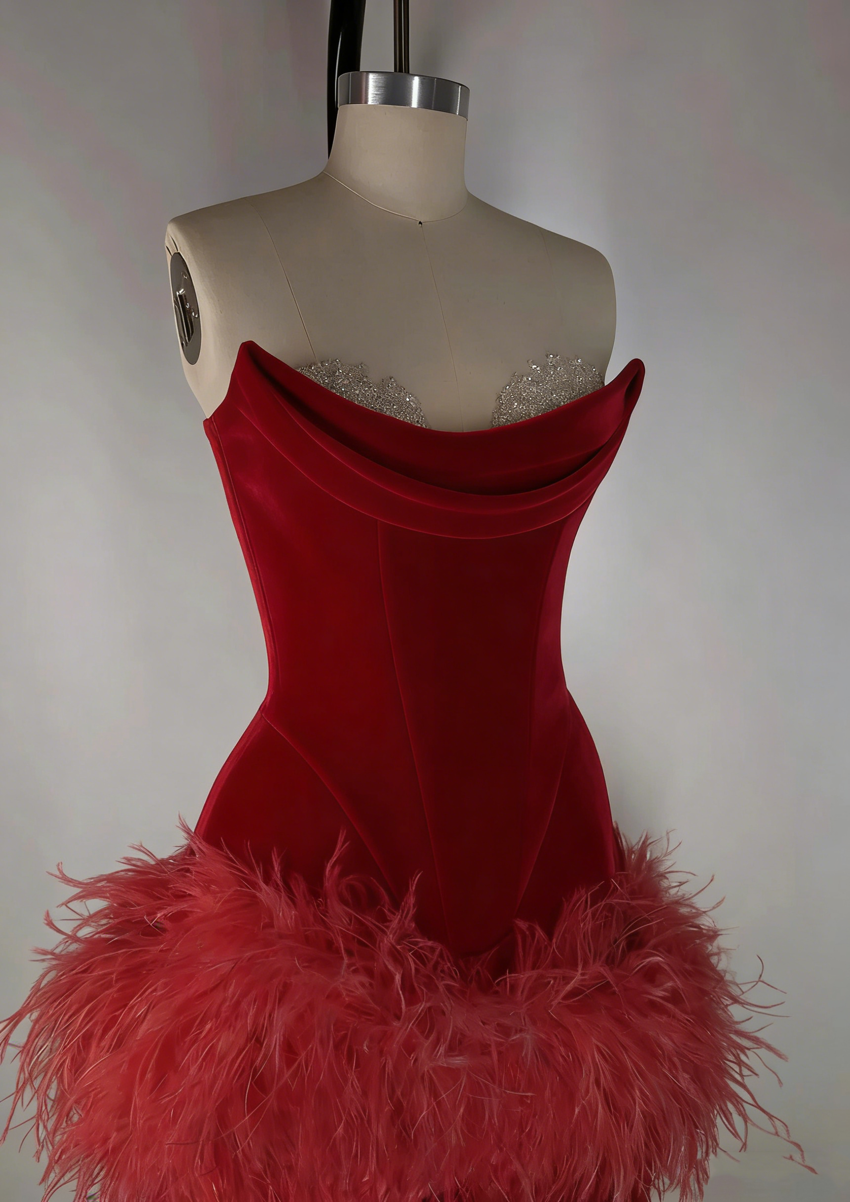 Elegant Satin Tube Top Feather Edge Bodycon 19th Birthday Homecoming Dress