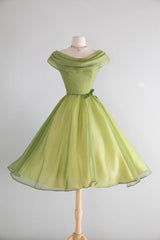 Beauty Homecoming Dress A Line Light Green Crew Neck Pleated Cocktail Dress Short Birthday Party Dress